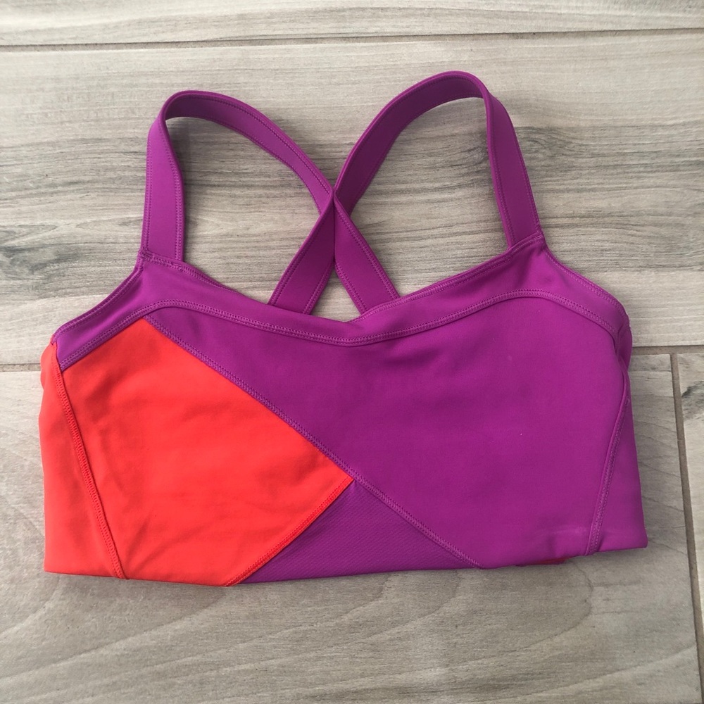 Lululemon sports bra